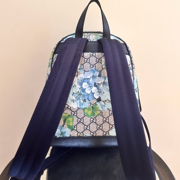 Gucci GG Bloom backpack—Gucci Supreme Canvas Backpack - Picture 2 of 4